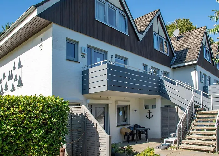Badeweg 4 Strandlaeufer 2 *